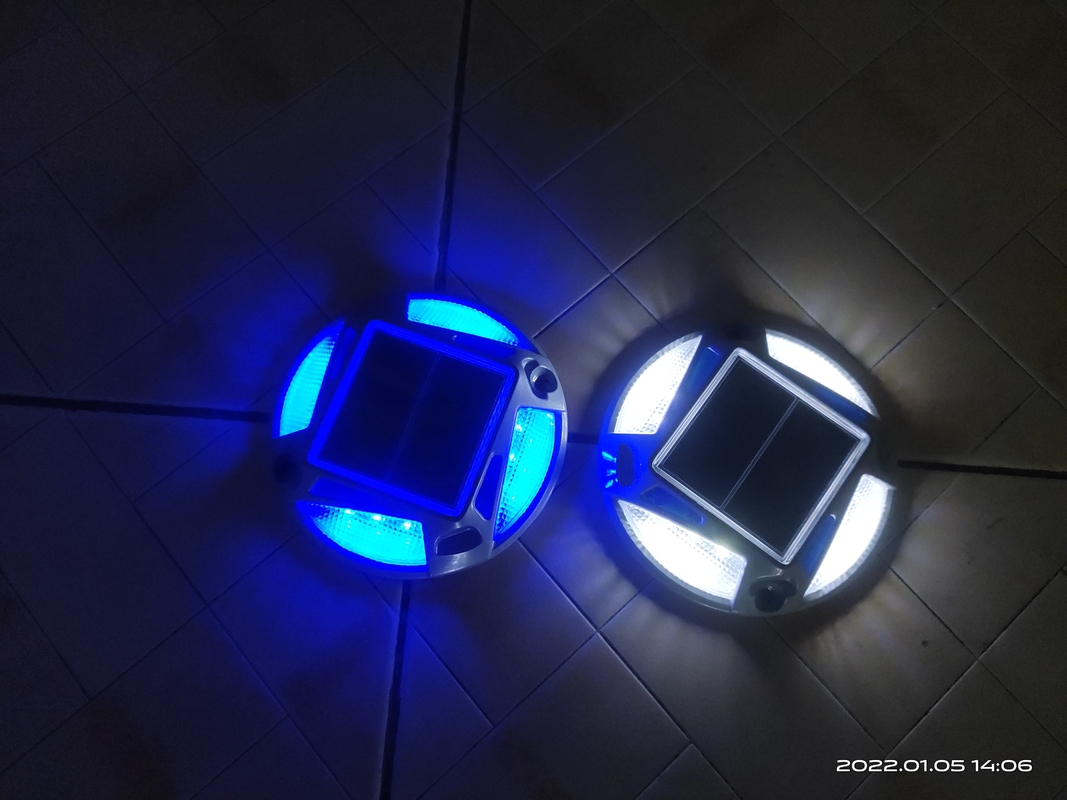 แท่นวาง LED พลังงานแสงอาทิตย์อลูมิเนียมไฟเครื่องหมายถนนไร้สายสำหรับทางเท้าขั้นบันได