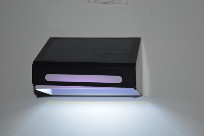 RGB เปลี่ยนแปลง แสงผนังกันน้ํา แสงสวน LED แสงรั้วดวงอาทิตย์ แสงท่าเรือ แสงดวงอาทิตย์