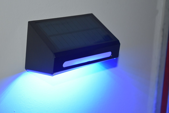 RGB เปลี่ยนแปลง แสงผนังกันน้ํา แสงสวน LED แสงรั้วดวงอาทิตย์ แสงท่าเรือ แสงดวงอาทิตย์
