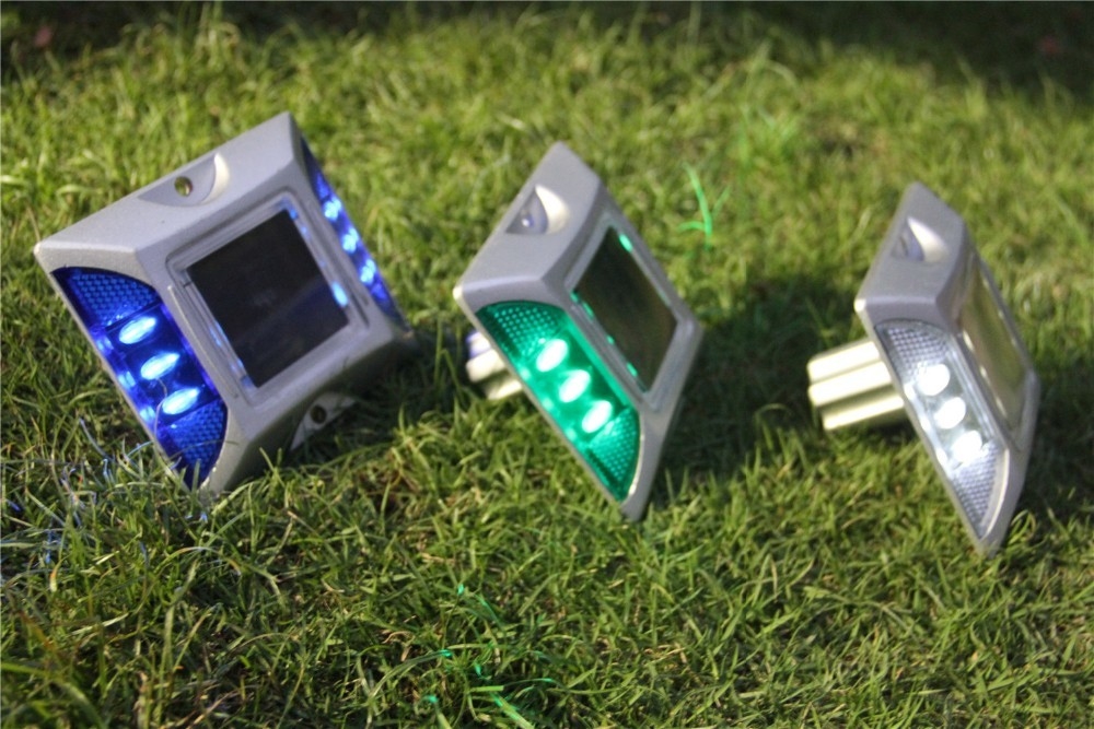 สี LED สีแดง/เหลือง/เขียว/น้ําเงิน/ขาว โซลาร์ สต๊อดถนน โซลาร์บอร์ด 2.5V/120MA โมโนคริสตัล