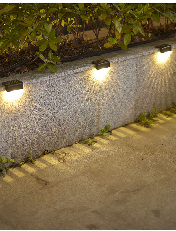 แสงอาทิตย์ประดับรั้ว แสงภูมิประเทศ แสงสวนแสงอาทิตย์ สําหรับสวนทาง สวนสี่เหลี่ยม