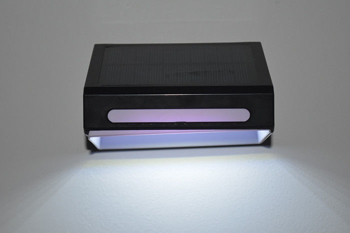 ไฟผนังแสงอาทิตย์กลางแจ้ง ไฟ LED กันน้ํา ไฟสวนพลังแสงแสงอาทิตย์ สําหรับการตกแต่งลานสวน