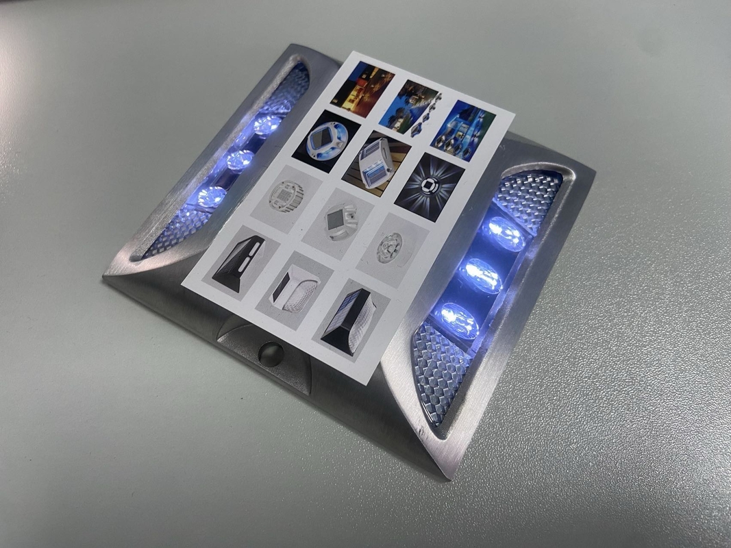 อัลลูมิเนียมสลัด PC โซลาร์พลังงานถนน studs กับ IP68 ระดับกันน้ําและแหล่งแสง LED