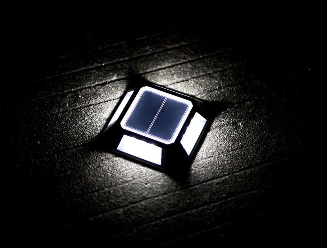 IP67 ความปลอดภัยกันน้ํา แสงดวงอาทิตย์ แสงระเบียงภายนอกบันไดบันไดสวน