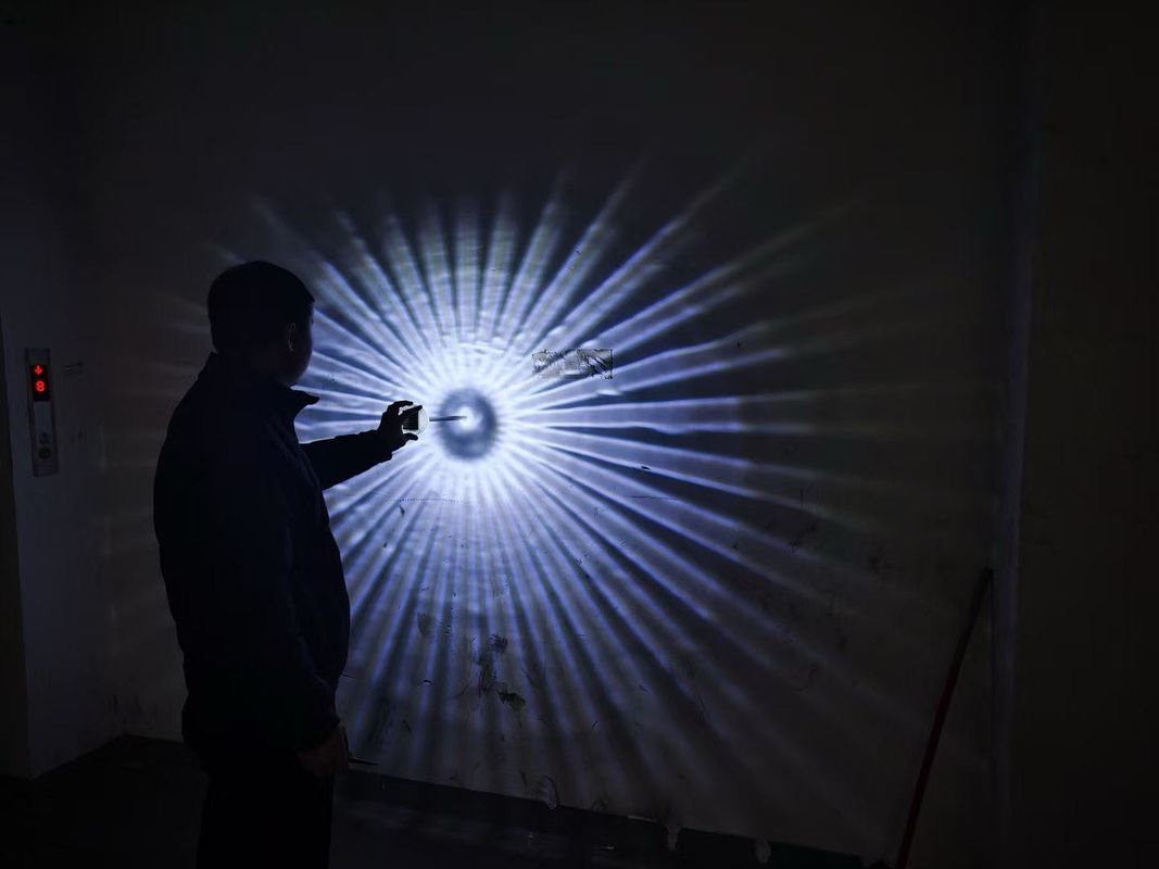 ไฟสวน LED ที่ใช้พลังแสงอาทิตย์ ด้วยการออกแบบกันอากาศ แผ่นแสงอาทิตย์แบบโมโนคริสตัล ABS PC และ 10LM Warm