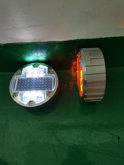 123 * 50 มม ดวงอาทิตย์ LED Stud สําหรับการแก้ไขแสงที่ทนทานและเป็นมิตรกับสิ่งแวดล้อม