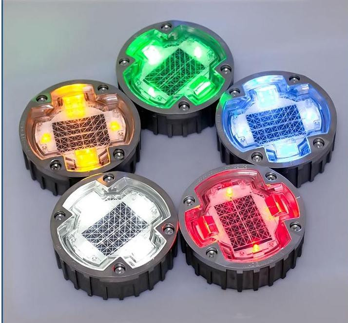 123 * 50 มม ดวงอาทิตย์ LED สายด่วน Studs ด้วยสับสนธิอลูมิเนียมและระยะทางมองเห็นสูงถึง 500m