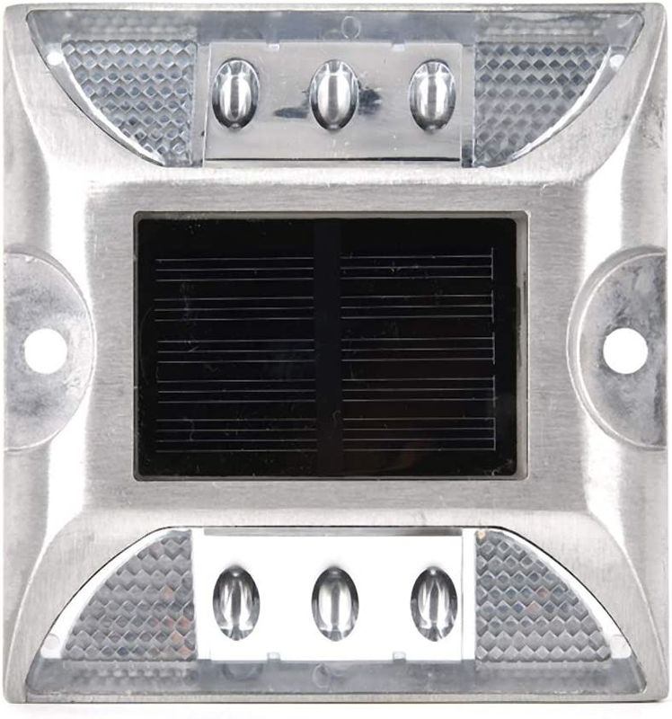 โซลารี สต๊อดถนนด้วยขนาด 103 * 106 * 24 มิลลิเมตรและไฟเตือนการจราจรแบบสะท้อนแสง LED 330g