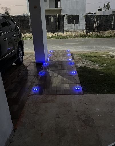 แสงดักโซลาร์กันน้ํา IP67 LED แสงดักโซลาร์ภายในบ้านสําหรับการส่องแสงภายนอก