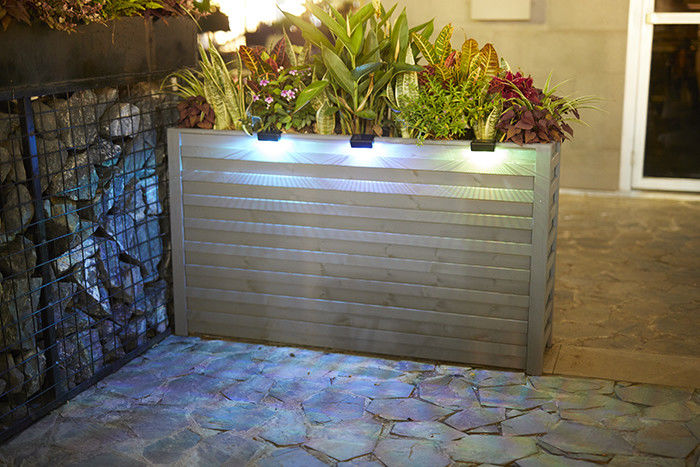 IP65 รั้วภูมิทัศน์พลังงานแสงอาทิตย์กันน้ำไฟ LED การชาร์จสีสดใสอย่างต่อเนื่อง