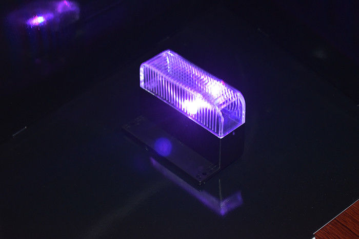 IP65 รั้วภูมิทัศน์พลังงานแสงอาทิตย์กันน้ำไฟ LED การชาร์จสีสดใสอย่างต่อเนื่อง