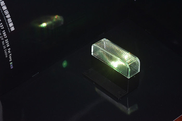 IP65 รั้วภูมิทัศน์พลังงานแสงอาทิตย์กันน้ำไฟ LED การชาร์จสีสดใสอย่างต่อเนื่อง