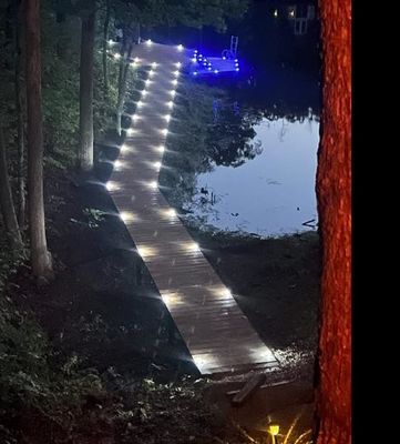 อลูมิเนียมกลางแจ้งถนนพลังงานแสงอาทิตย์ Studs Deck Lights 110 * 22.5mm 140MAH สำหรับ Garden PathWay