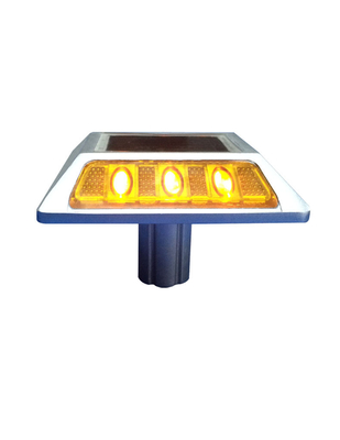 อลูมิเนียมทางหลวง LED แสงส่องสะท้อนแสงจราจรแสงอาทิตย์ ถนน Stud Road Spike